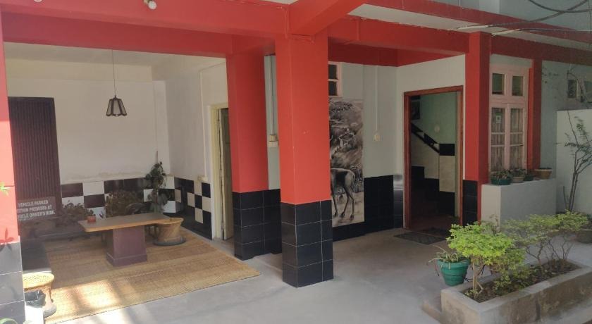 Travellers Bed & Breakfast Shillong Side Image 1